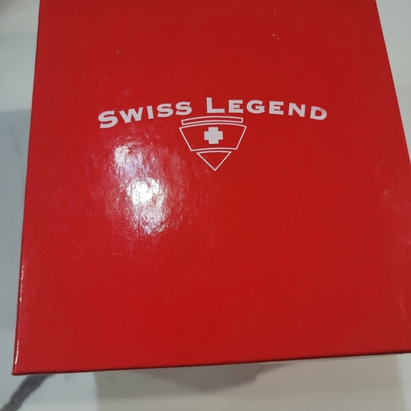 Women watch - Picture 4 of 4